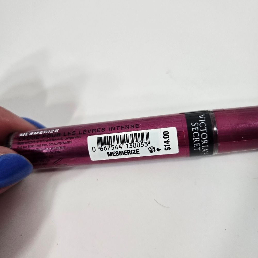 NWT bundle of Victoria's Secret lip gloss - Picture 8 of 10
